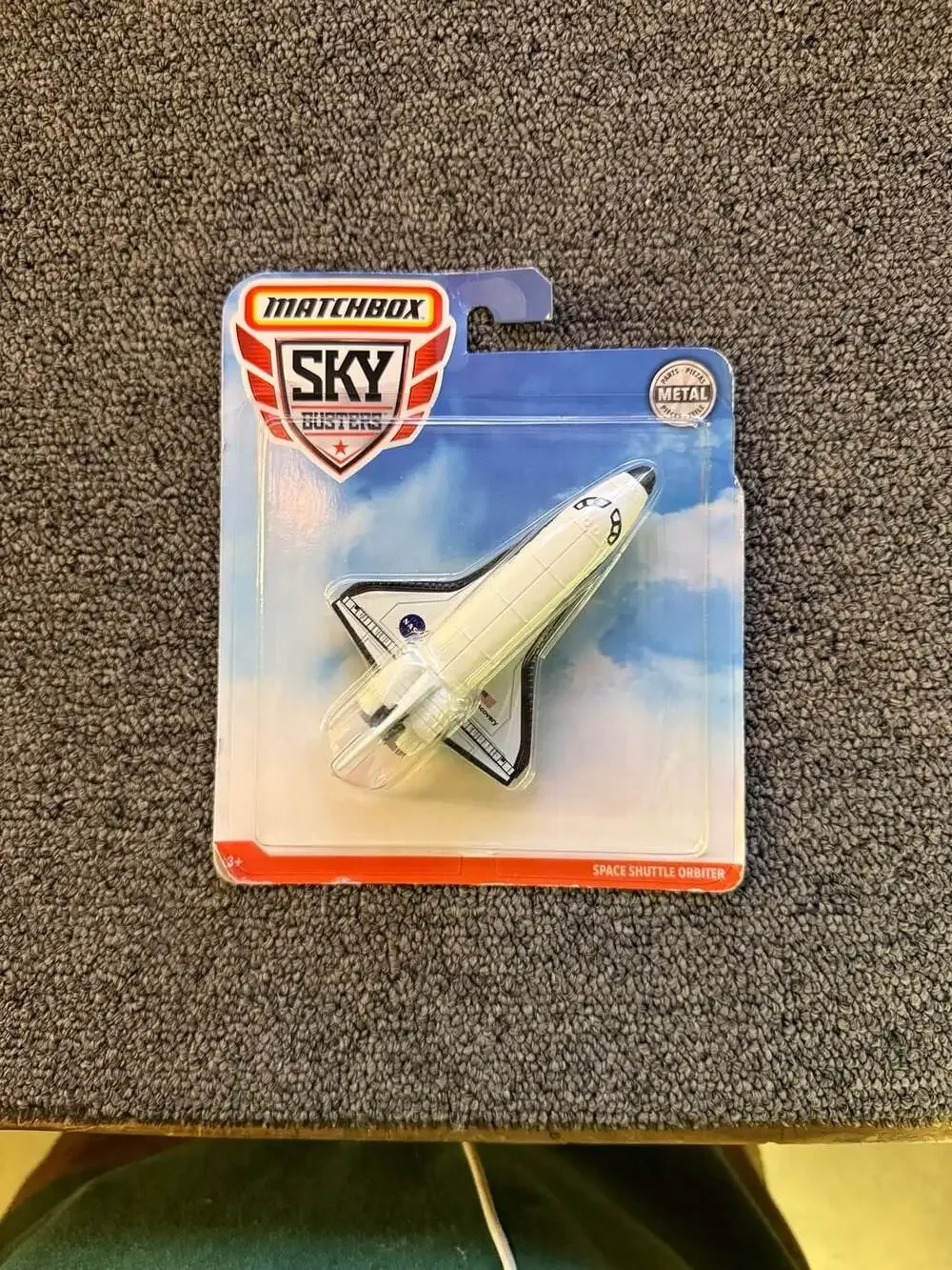 Matchbox Sky Busters NASA Space Shuttle Orbiter Endeavour Diecast Toy